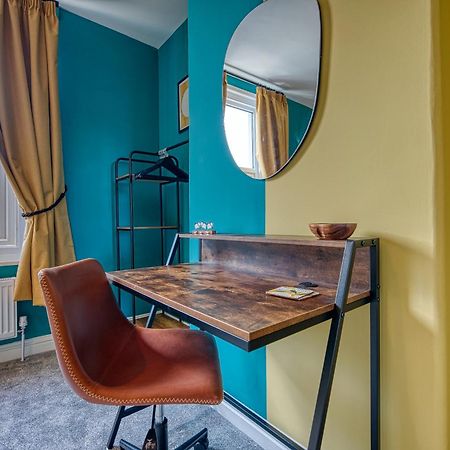 2 Bedrooms Modern, Stunning & Stylish Contractor House, Prime Portsmouth Location With Free Parking Permit, Summer Special Offer!! - By Blue Puffin Stays Dış mekan fotoğraf
