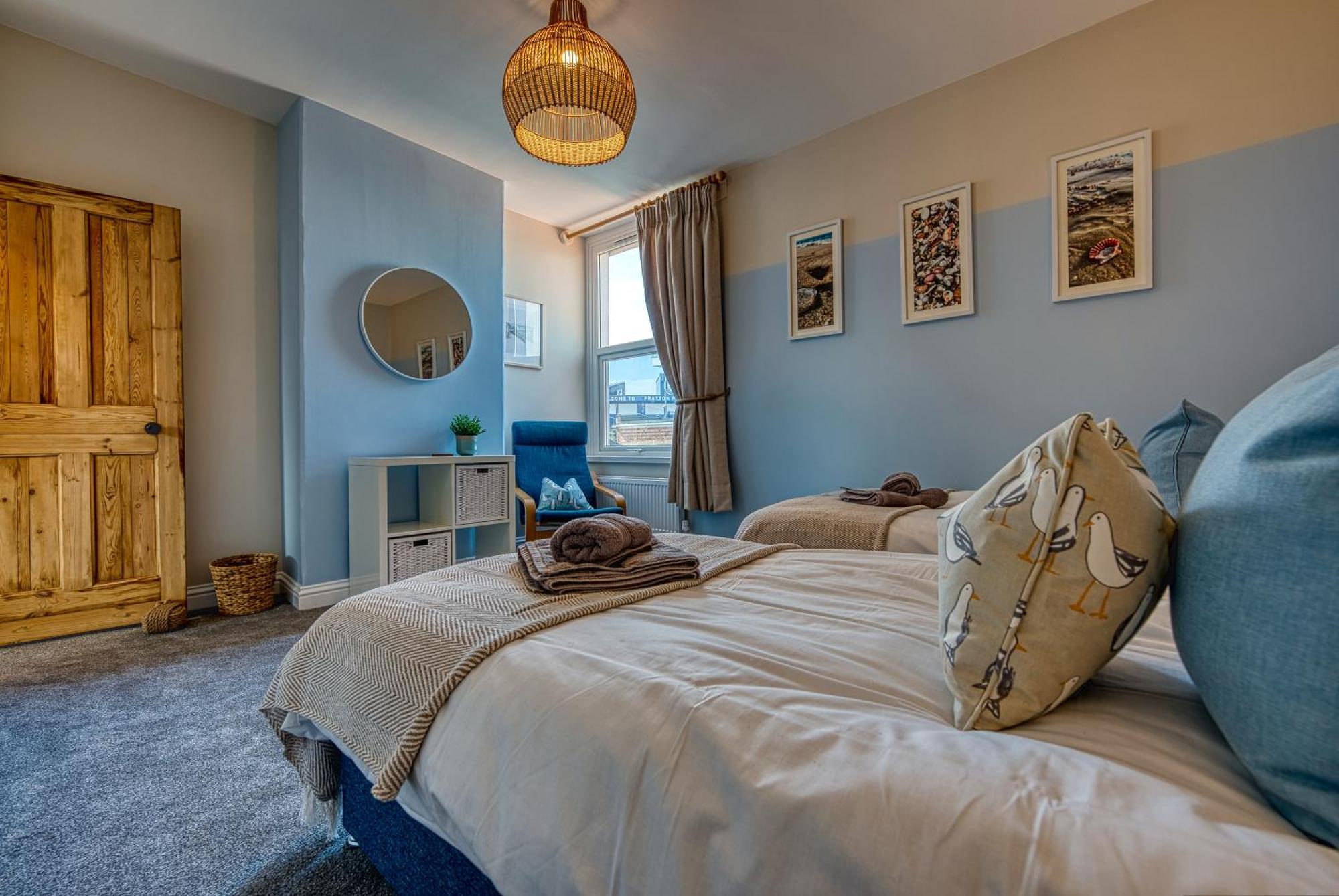 2 Bedrooms Modern, Stunning & Stylish Contractor House, Prime Portsmouth Location With Free Parking Permit, Summer Special Offer!! - By Blue Puffin Stays Dış mekan fotoğraf