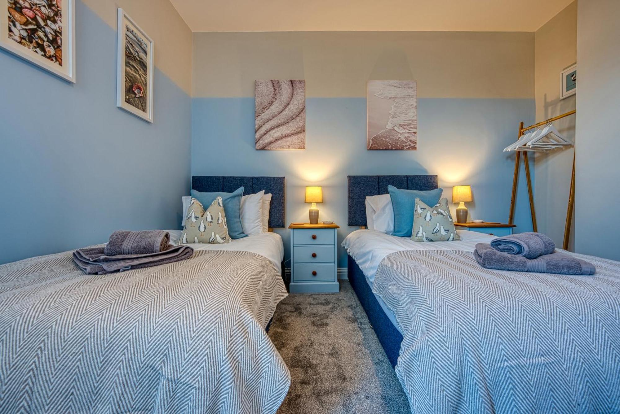 2 Bedrooms Modern, Stunning & Stylish Contractor House, Prime Portsmouth Location With Free Parking Permit, Summer Special Offer!! - By Blue Puffin Stays Dış mekan fotoğraf