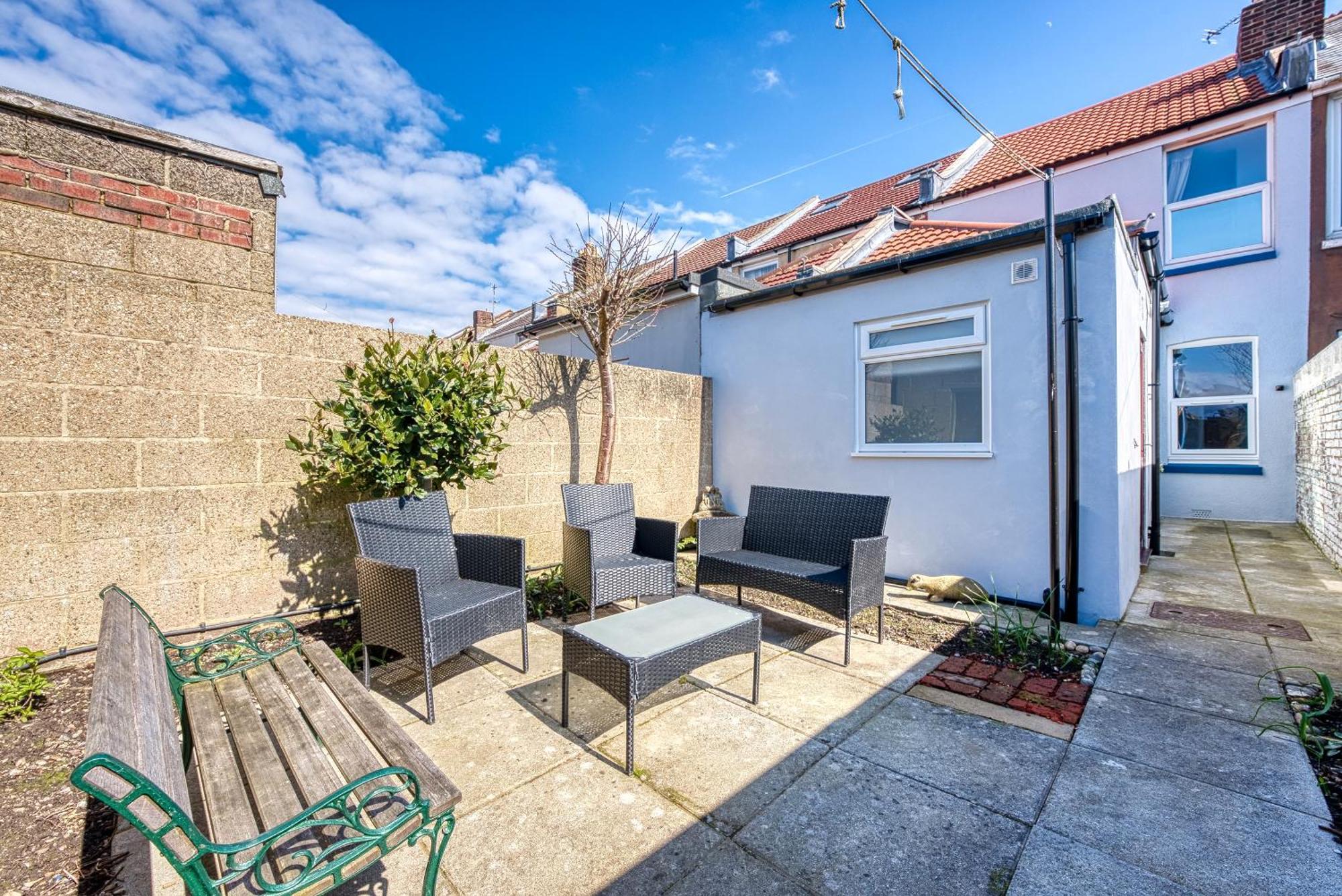 2 Bedrooms Modern, Stunning & Stylish Contractor House, Prime Portsmouth Location With Free Parking Permit, Summer Special Offer!! - By Blue Puffin Stays Dış mekan fotoğraf