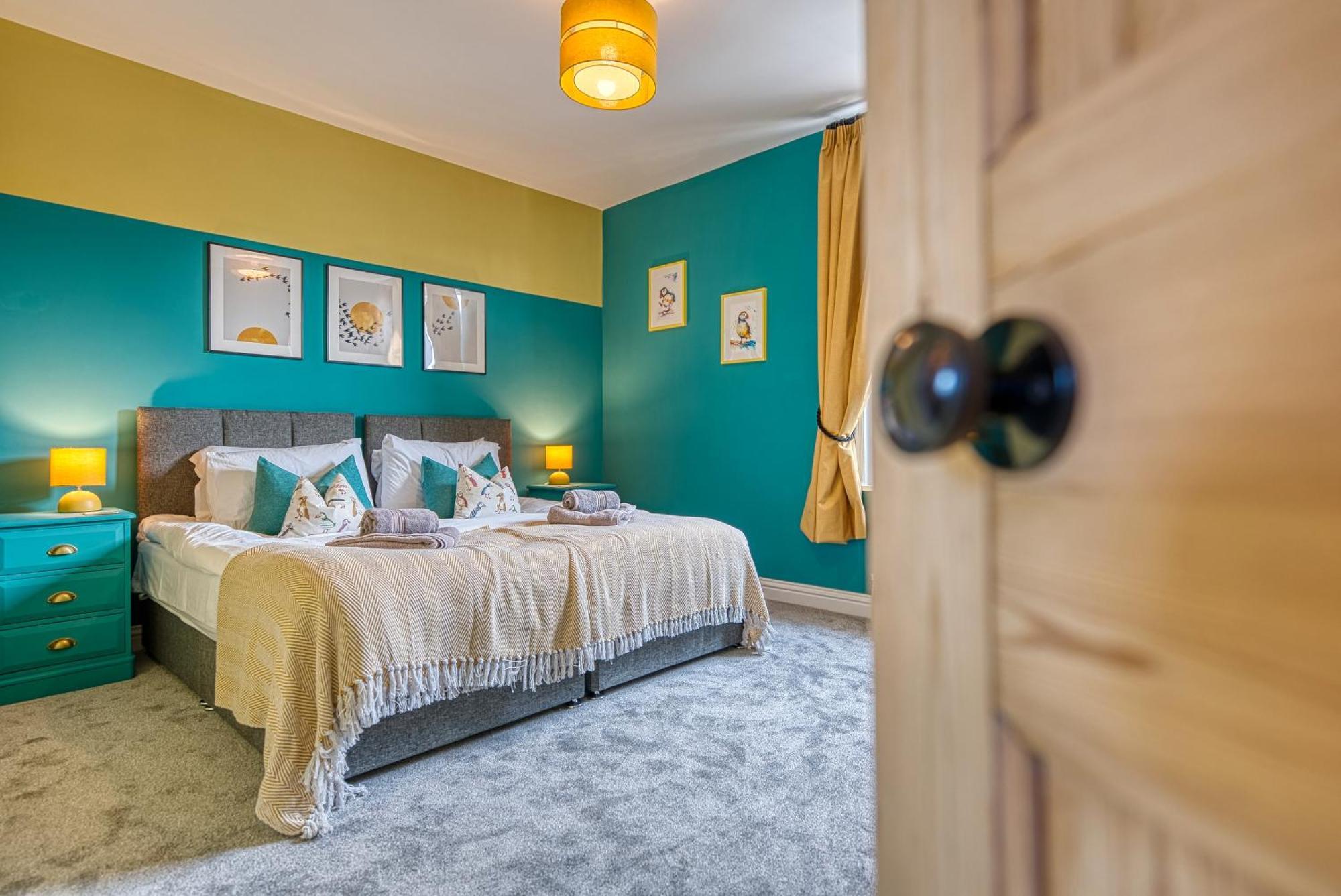 2 Bedrooms Modern, Stunning & Stylish Contractor House, Prime Portsmouth Location With Free Parking Permit, Summer Special Offer!! - By Blue Puffin Stays Dış mekan fotoğraf