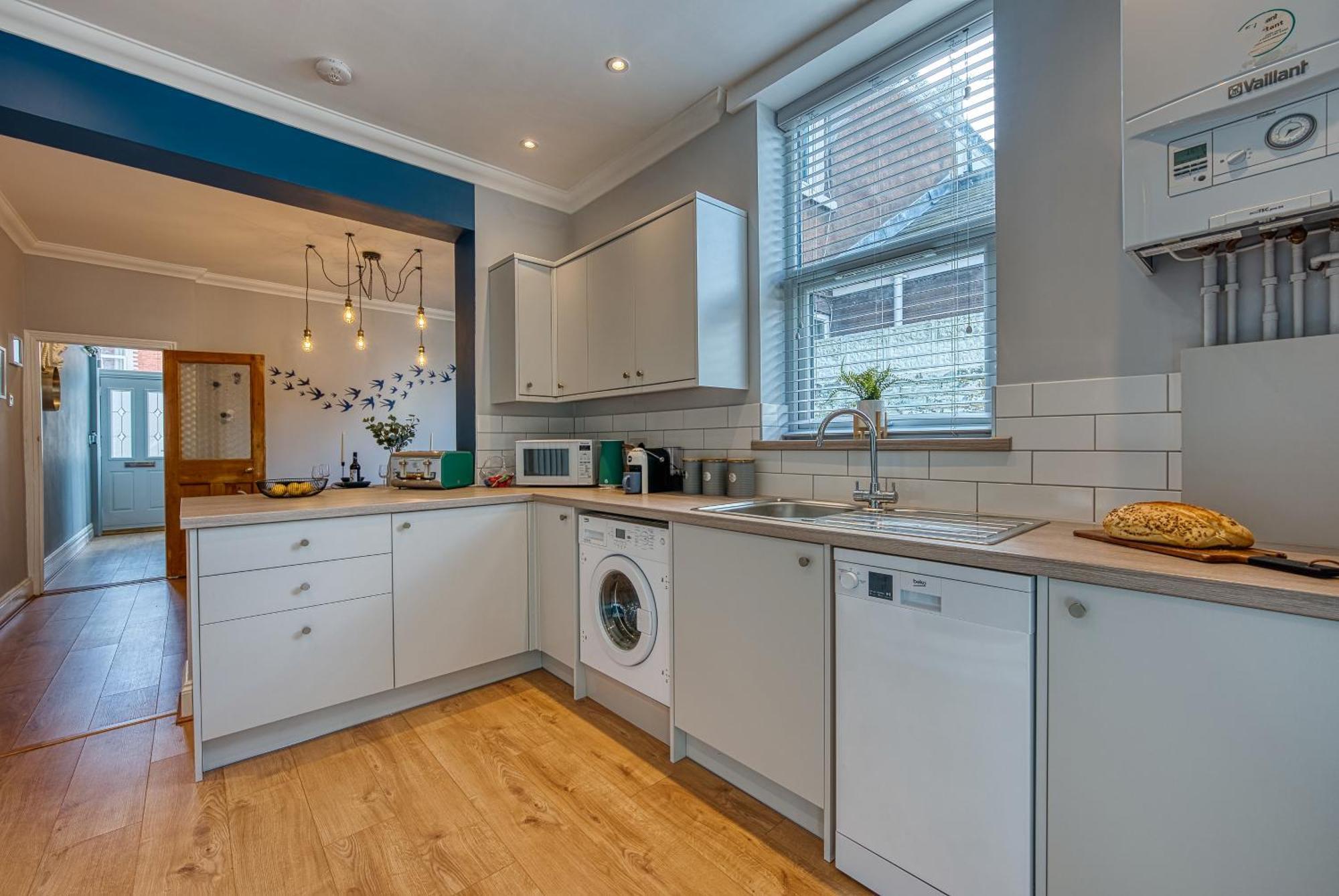 2 Bedrooms Modern, Stunning & Stylish Contractor House, Prime Portsmouth Location With Free Parking Permit, Summer Special Offer!! - By Blue Puffin Stays Dış mekan fotoğraf