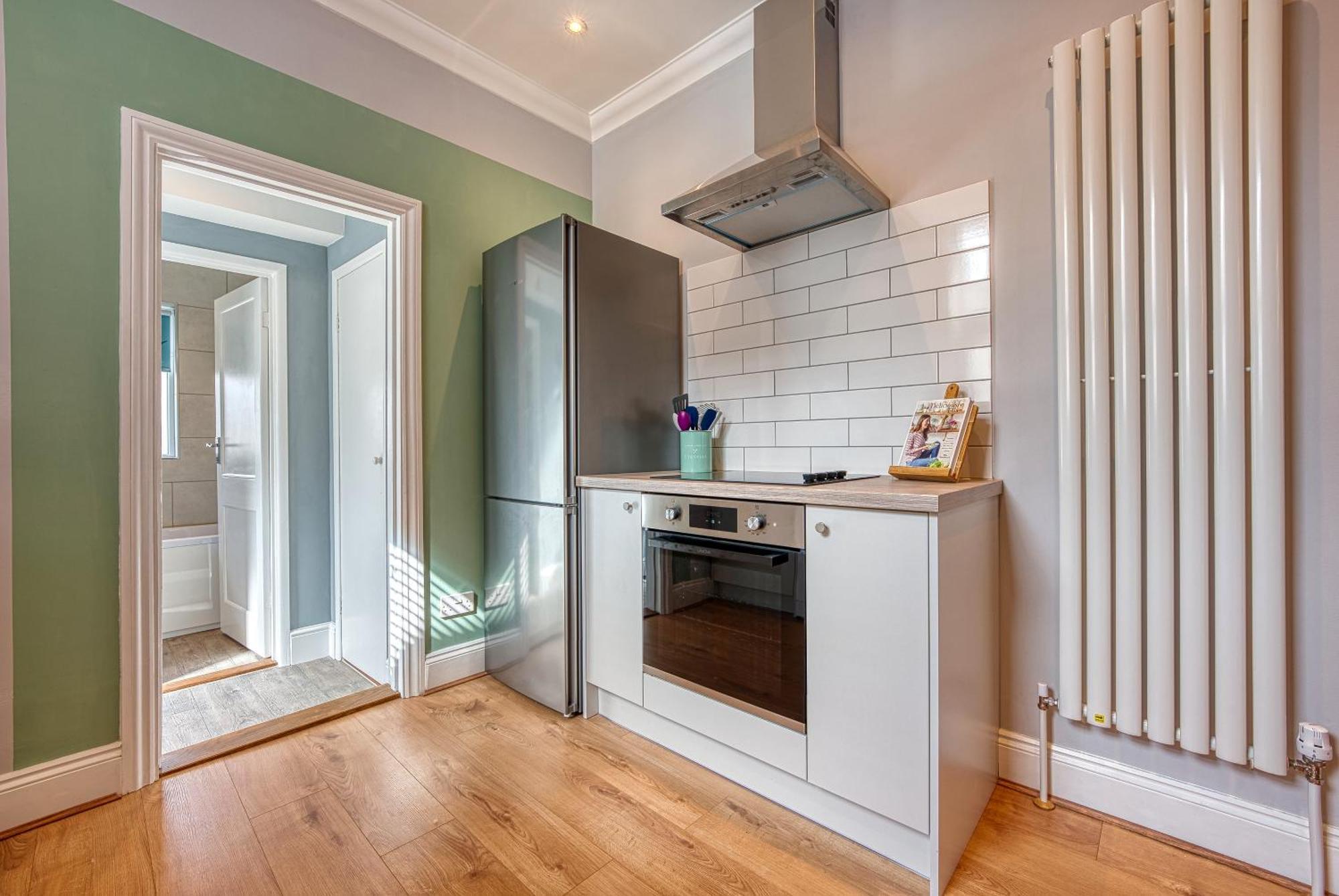 2 Bedrooms Modern, Stunning & Stylish Contractor House, Prime Portsmouth Location With Free Parking Permit, Summer Special Offer!! - By Blue Puffin Stays Dış mekan fotoğraf