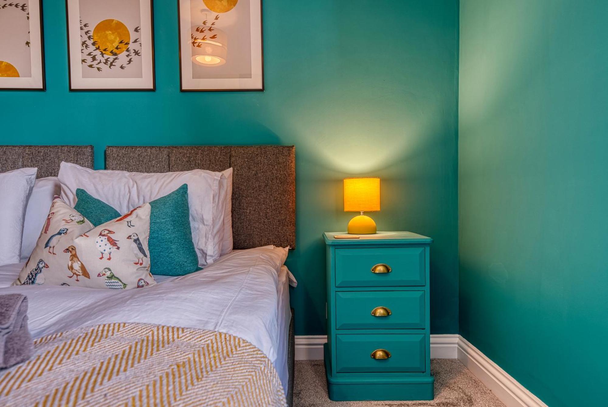 2 Bedrooms Modern, Stunning & Stylish Contractor House, Prime Portsmouth Location With Free Parking Permit, Summer Special Offer!! - By Blue Puffin Stays Dış mekan fotoğraf