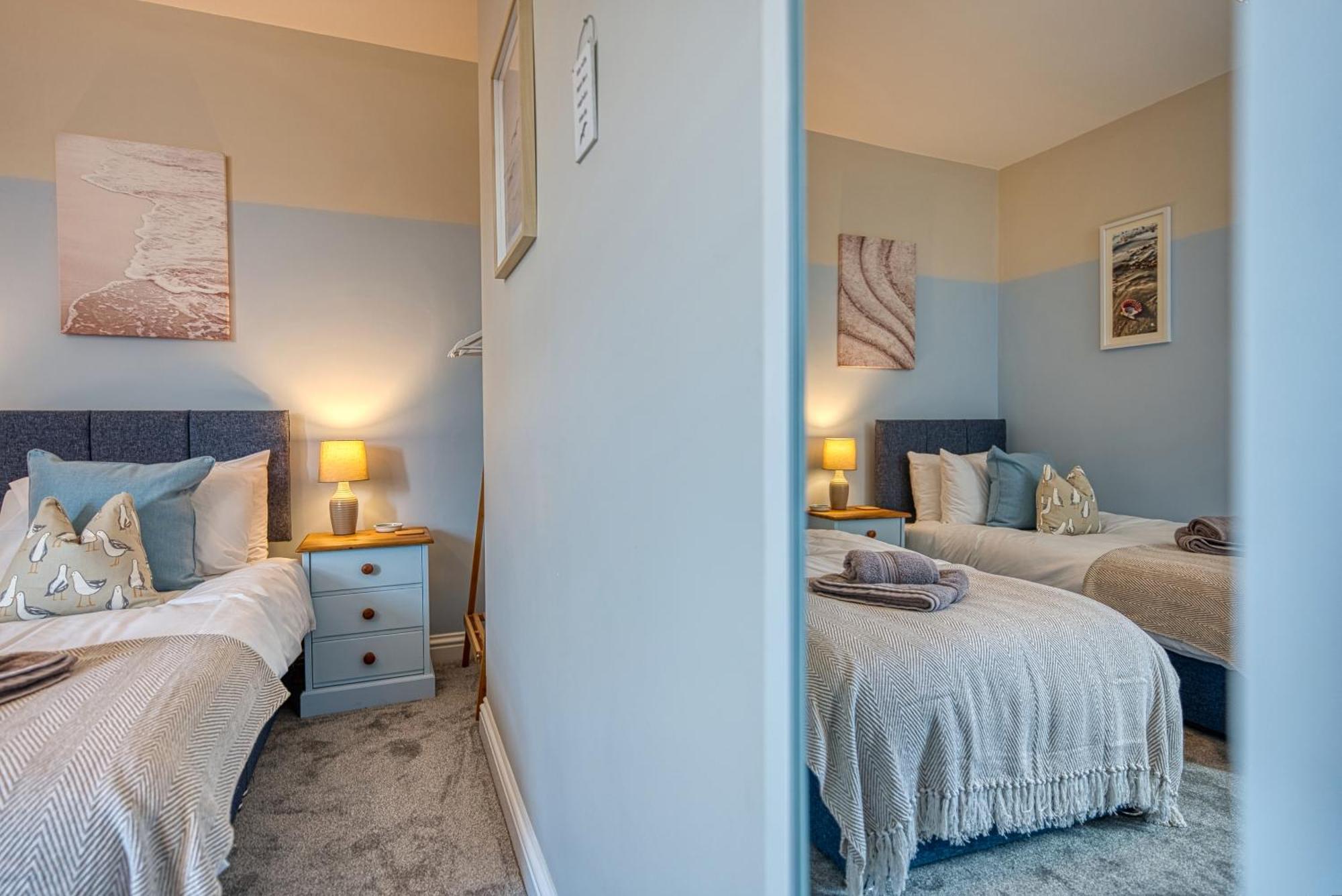 2 Bedrooms Modern, Stunning & Stylish Contractor House, Prime Portsmouth Location With Free Parking Permit, Summer Special Offer!! - By Blue Puffin Stays Dış mekan fotoğraf