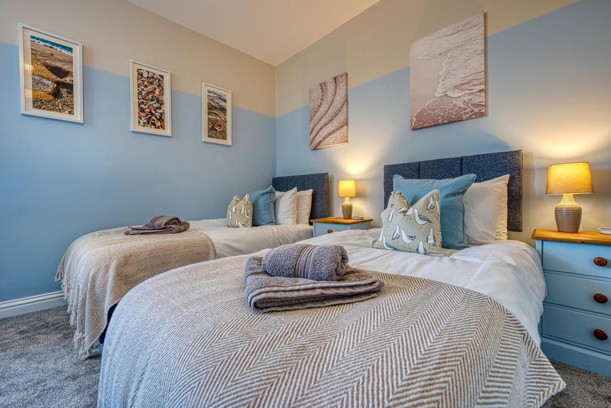 2 Bedrooms Modern, Stunning & Stylish Contractor House, Prime Portsmouth Location With Free Parking Permit, Summer Special Offer!! - By Blue Puffin Stays Dış mekan fotoğraf