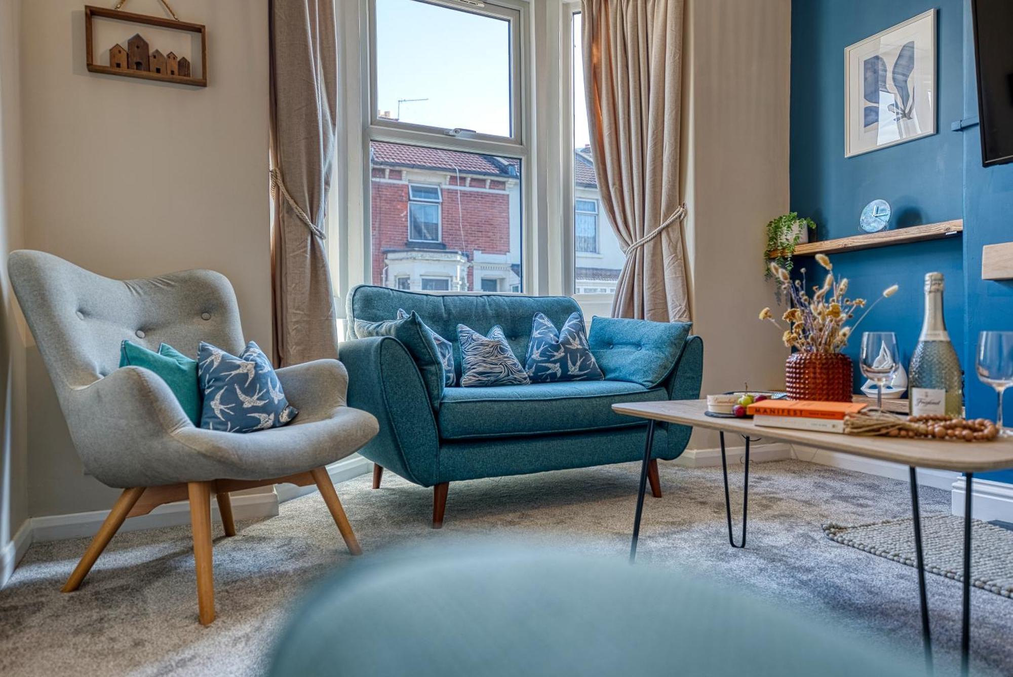 2 Bedrooms Modern, Stunning & Stylish Contractor House, Prime Portsmouth Location With Free Parking Permit, Summer Special Offer!! - By Blue Puffin Stays Dış mekan fotoğraf