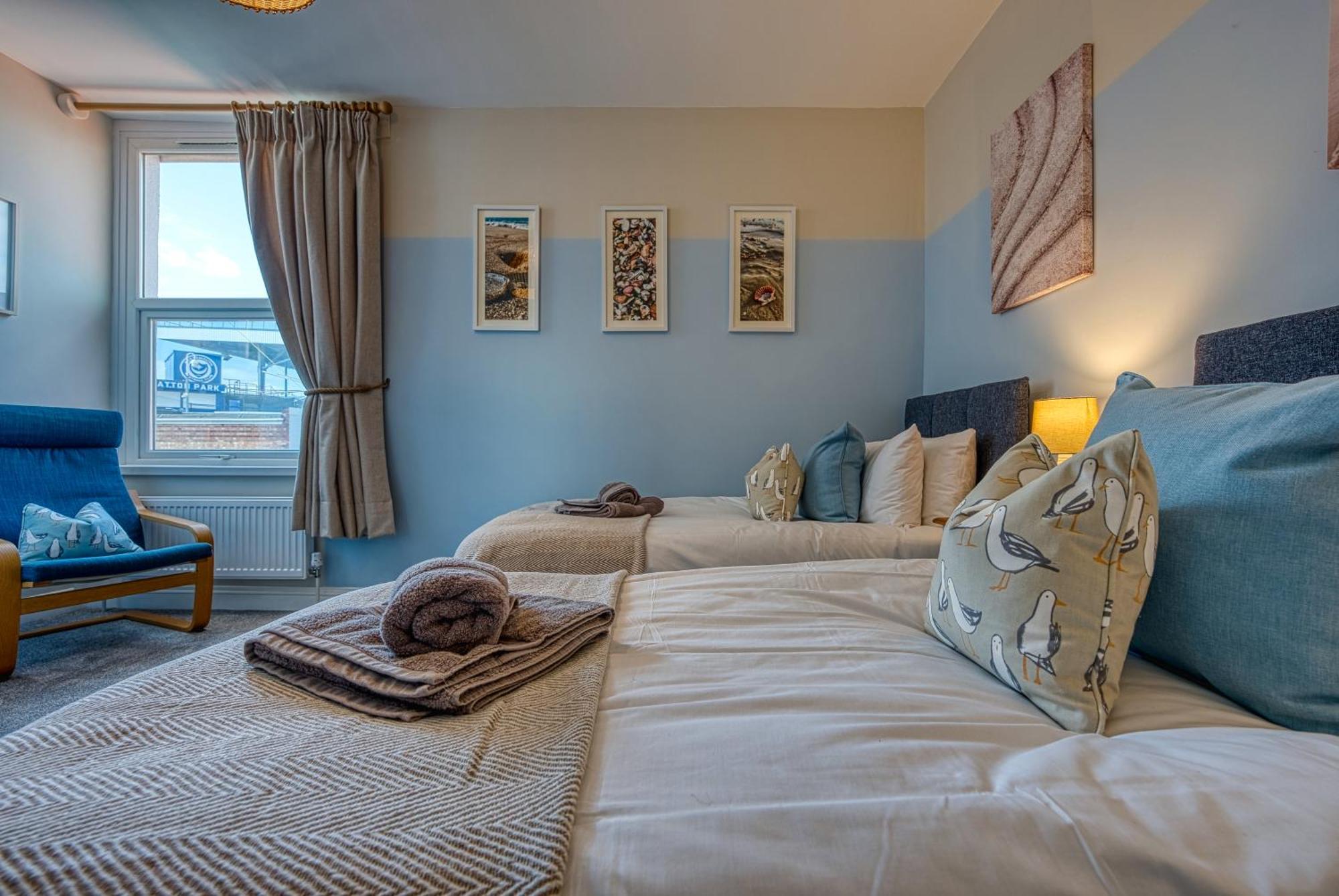 2 Bedrooms Modern, Stunning & Stylish Contractor House, Prime Portsmouth Location With Free Parking Permit, Summer Special Offer!! - By Blue Puffin Stays Dış mekan fotoğraf