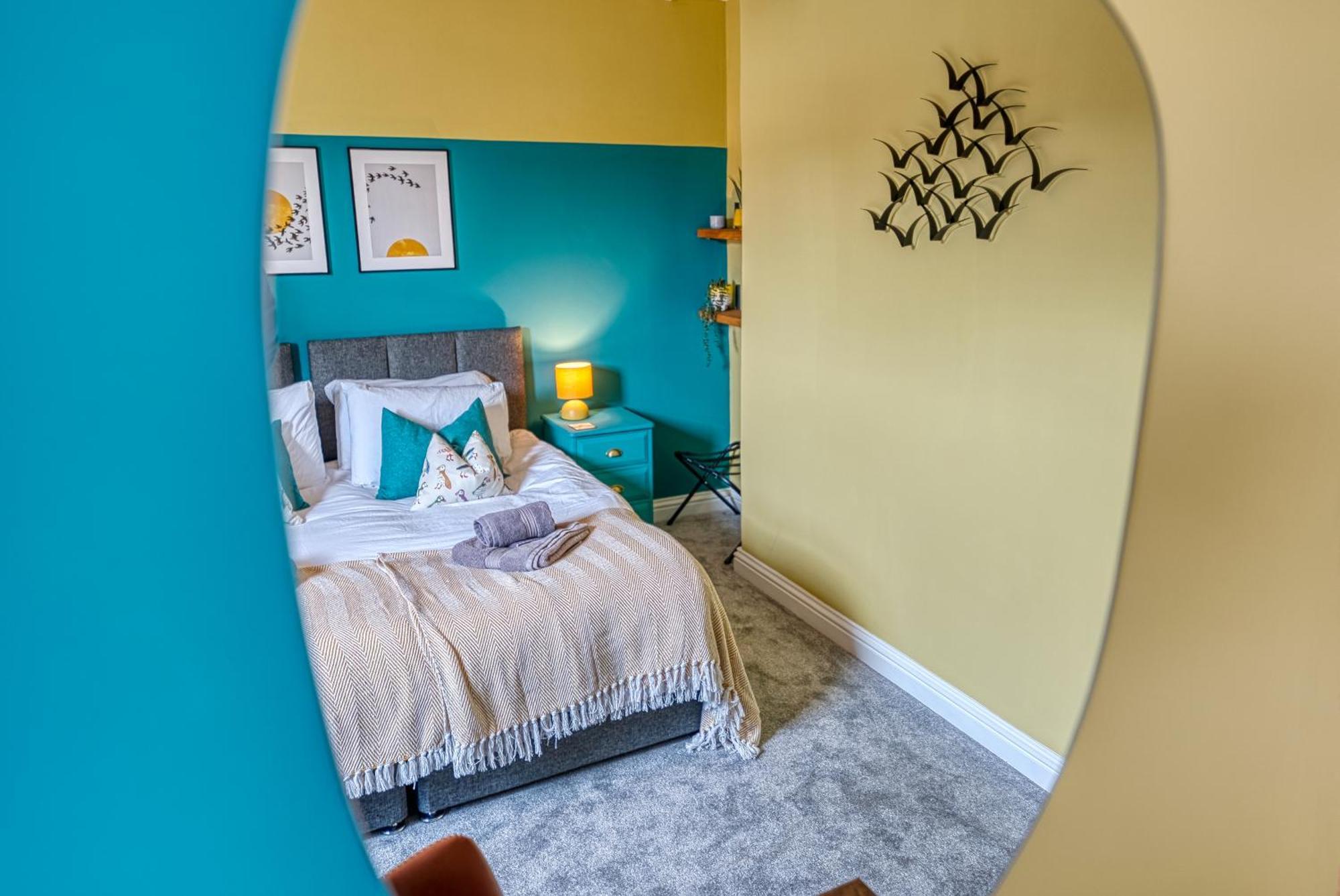 2 Bedrooms Modern, Stunning & Stylish Contractor House, Prime Portsmouth Location With Free Parking Permit, Summer Special Offer!! - By Blue Puffin Stays Dış mekan fotoğraf